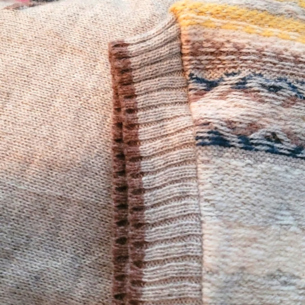 Kenzo Pull Over Wool Alpaca Sleeveless Sweater Vest with Pompoms - Picture 9 of 12
